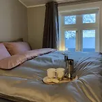 Husly - Your With Reinebringen View