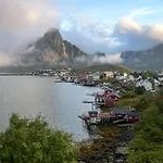 Husly - Your With Reinebringen View