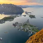 Husly - Your With Reinebringen View *