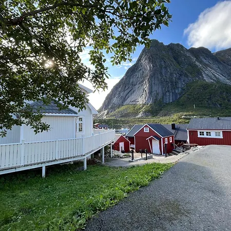 Husly - Your With Reinebringen View Villa