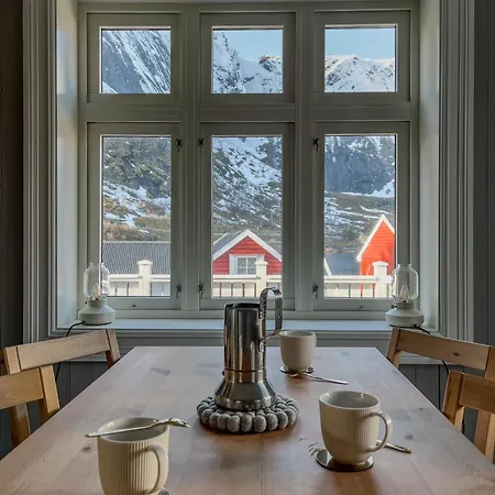 Villa Husly - Your With Reinebringen View *
