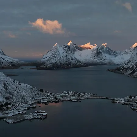 Husly - Your With Reinebringen View * Reine