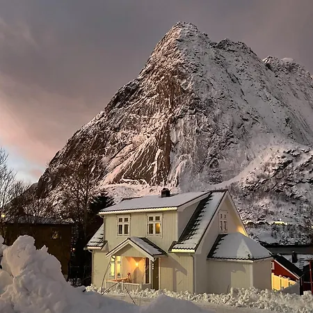 Husly - Your With Reinebringen View * Reine