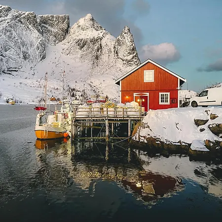 Husly - Your With Reinebringen View Reine
