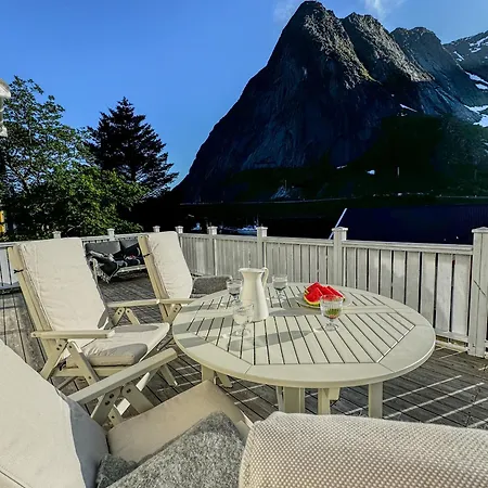 Husly - Your With Reinebringen View Villa Reine