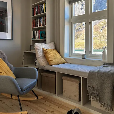 Husly - Your With Reinebringen View Villa