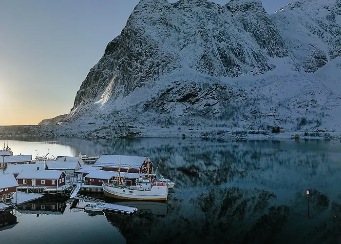 Husly - Your With Reinebringen View