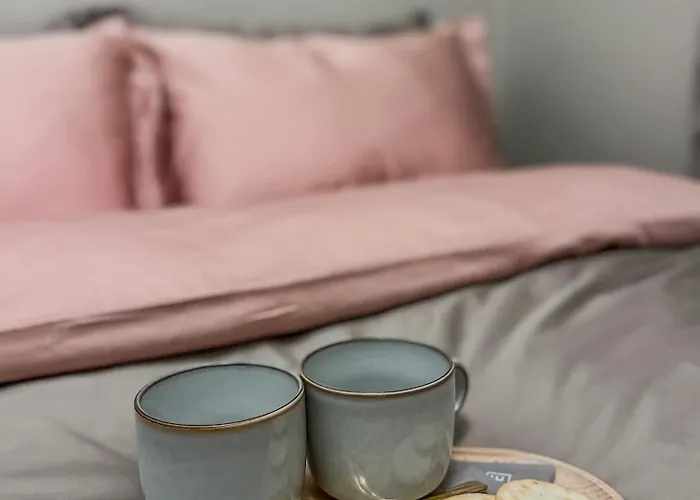 Husly - Your With Reinebringen View