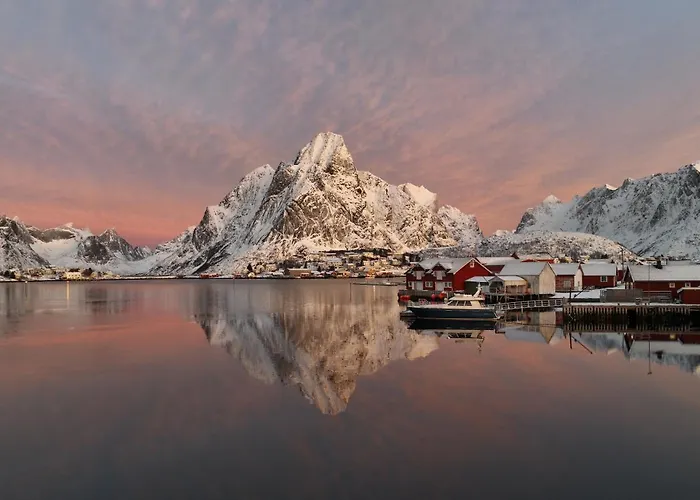 Husly - Your With Reinebringen View Reine