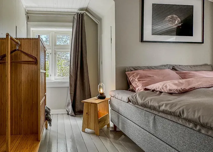 Husly - Your With Reinebringen View