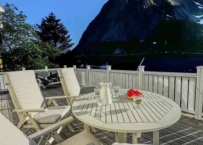 Husly - Your With Reinebringen View Villa Reine