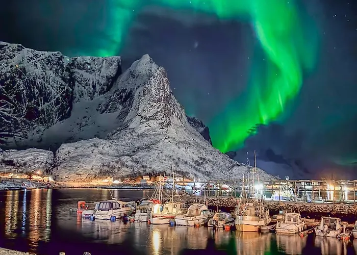 Husly - Your With Reinebringen View