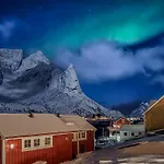 Husly - Your With Reinebringen View * Reine